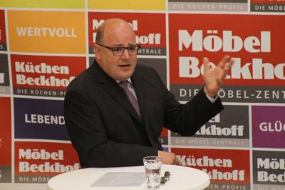 Der Parlamentarische Staatssekretär im Bundesministerium für Finanzen, MdB Steffen Kampeter, referierte auf Einladung des CDU-Stadtverbandes in Verl über wesentliche Aspekte, die helfen sollen, den guten Standard in Deutschland zu sichern. 