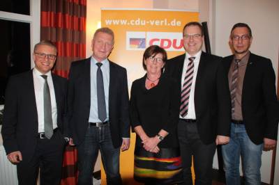 Im Amt bestätigt: Robin Rieksneuwöhner (v. l.), Hans-Peter Jakobfeuerborn, Ulrike Meyer, Matthias Humpert und Daniel Maasjosthusmann werden in den nächsten zwei Jahren den CDU-Stadtverband anführen. Foto: Maria Siggemann