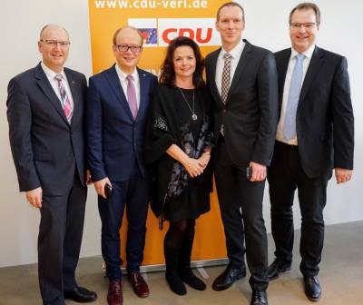 Bürgermeister Michael Esken,
Landtagspräsident NRW André Kuper
Fraktionsvorsitzende Gabi Nitsch
Dr. Jan Heinisch, Staatssekretär im Ministerium für Heimat, Kommunales, Bau und Gleichstellung des Landes NordrheinWestfalen
Vorsitzender des Stadtverbands Verl Matthias Humpert