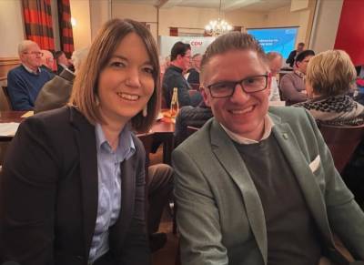 Landratskandidatin Ina Laukötter und Bürgermeister Robin Rieksneuwöhner