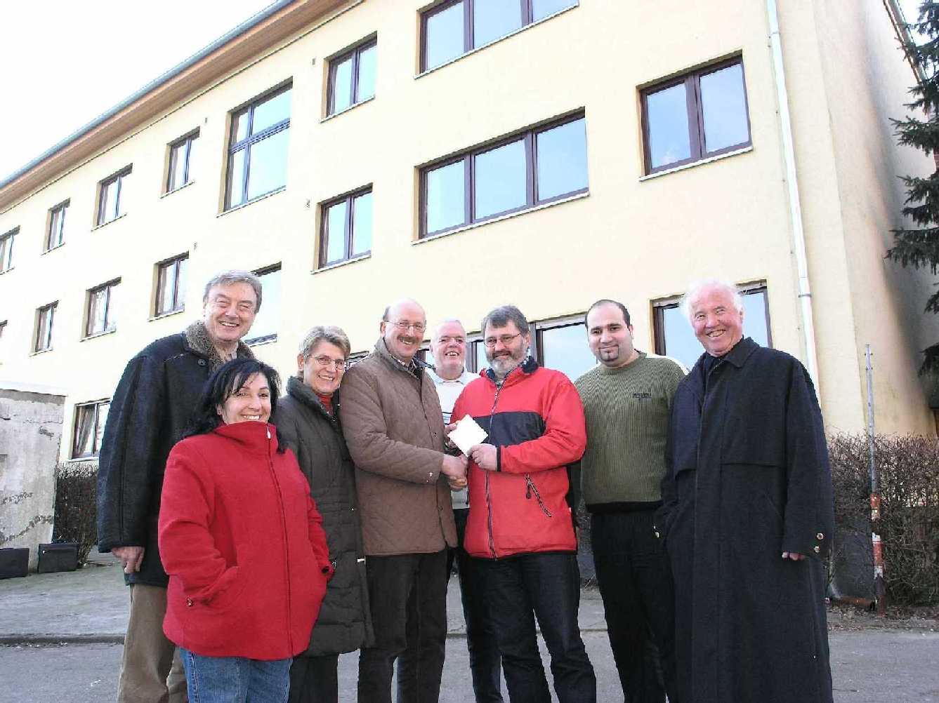 Spendenbergabe, (Verler Zeitung, Manfred Khler)