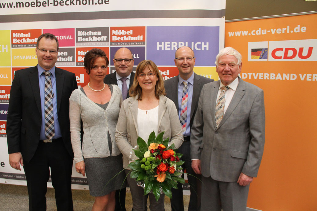 CDU-Vorsitzender Matthias Humpert, Fraktionsvorsitzende Gabriele Nitsch, MdB Steffen  Kampeter, Sabine Beckhoff-Schnathmann, Brgermeisterkandidat und Moderator Michael Esken und Hans Beckhoff. 