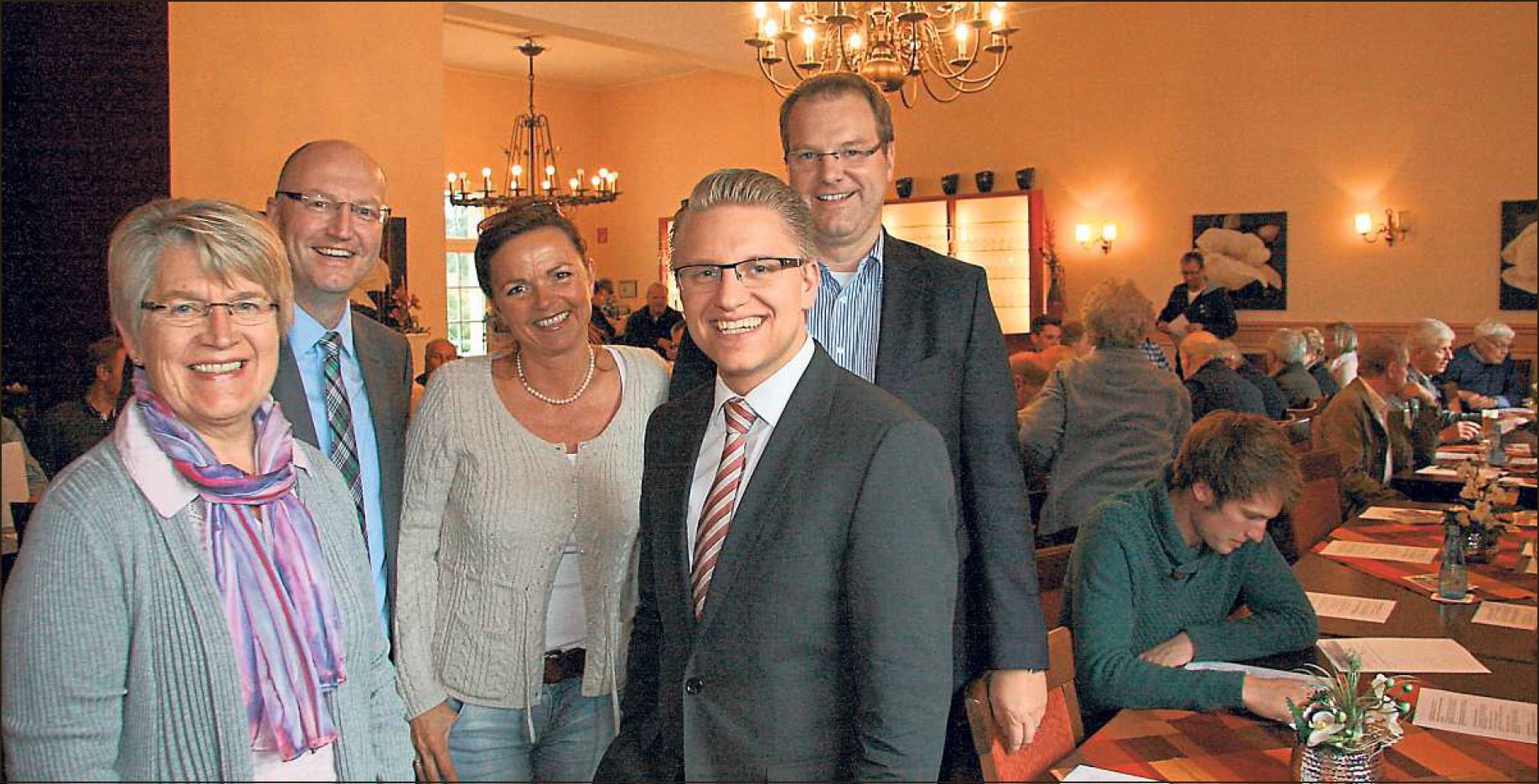 Mit gut 50 Besuchern diskutierte der CDU-Vorstand ber Inhalte des Wahlprogramms von CDU-Brgermeisterkandidat Michael Esken: (v. l.) Gertrud Buschmann, Michael Esken, Gabi Nitsch, Robin Rieksneuwhner und Matthias Humpert. Bild: Blumenstein
