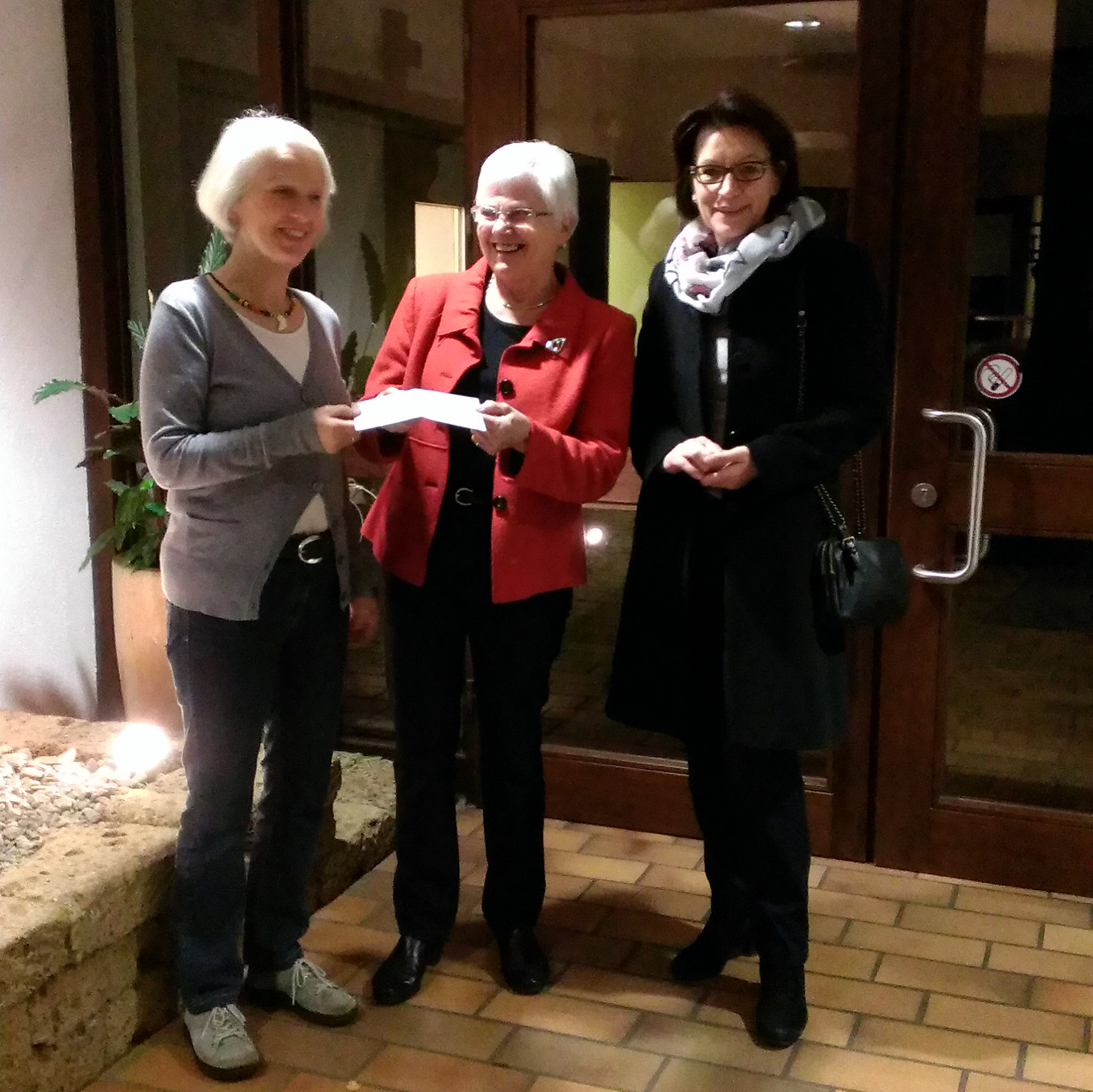 Unser Bild zeigt (v. l.) Helga Eckert, Annette Kampelmann und Maria Ameling. Foto: Annette Blumenstein