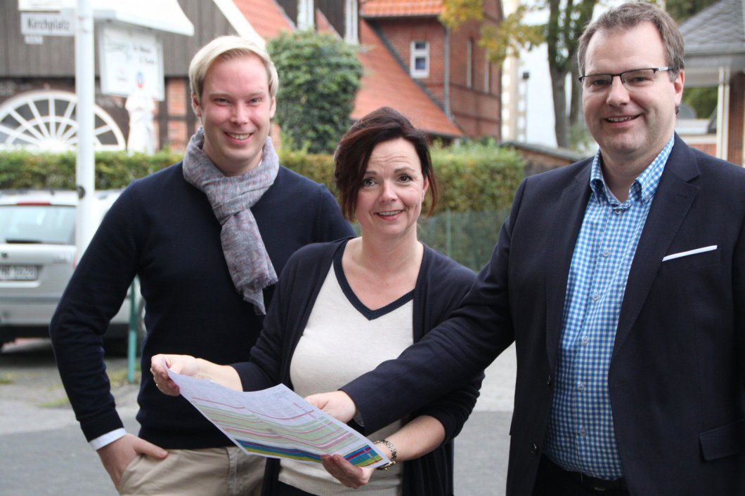 Prioritten: Die CDU-Fraktionsvorsitzende Gabriele Nitsch stellte mit ihren Stellvertretern Matthias Humpert (r.) und Henrik Brinkord die aktuellen stadtpolitischen Themenschwerpunkte vor. -  Rolf Birkholz - Neue Westflische