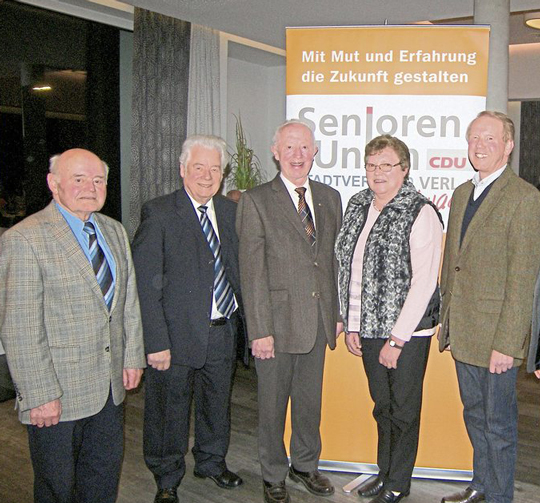 Zum Vorstand der Verler Senioren-Union gehren (von links) Ewald Mashnser, Josef Freise und Josef Lakmper sowie die Beisitzer Hildegard Pape und Ulrich Sagemller.