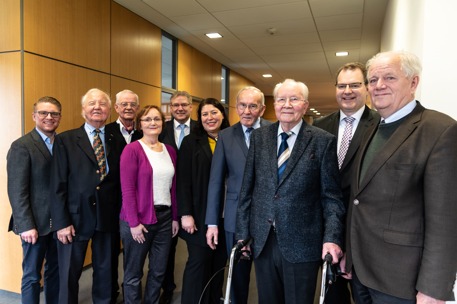 (v.l.) Egbert Zeunert (40 Jahre), Hermann Peitz, Hedwig Brockschmidt, Arnold Beckhoff, Friederike Gerling (alle 25 Jahre), Karl-Heinz Westermann, Stefan Kampmann (beide 40 Jahre), Bertold Groe-Rschkamp (50 Jahre)
